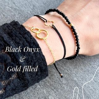 ZLATÁ & ČERNÁ. This will never get old. #black #golden #sperky #classic